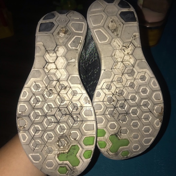 *SOLD* Nike Multicolor FlyKnit Free Runs - Picture 3 of 4